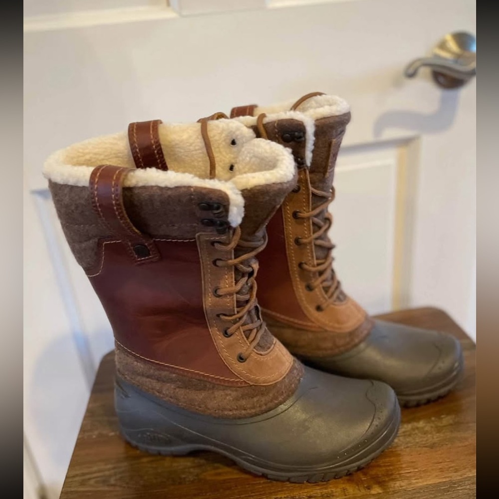 The North Face Shellista boots size 8 like new